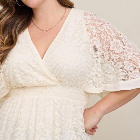 🆕 Stretch Lace Surplice Dolman Sleeve Top Blouse 2 2X 18 20 NWT Torrid New! - Picture 4 of 6